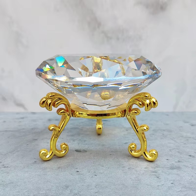 80 ミリメートル K9 クリスタルダイヤモンド金属三角形ス - Paper Weight Crystal のレビューと価格